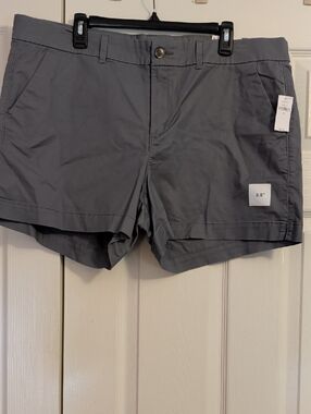 Old Navy Women's Gray 3.5" Bermuda Shorts